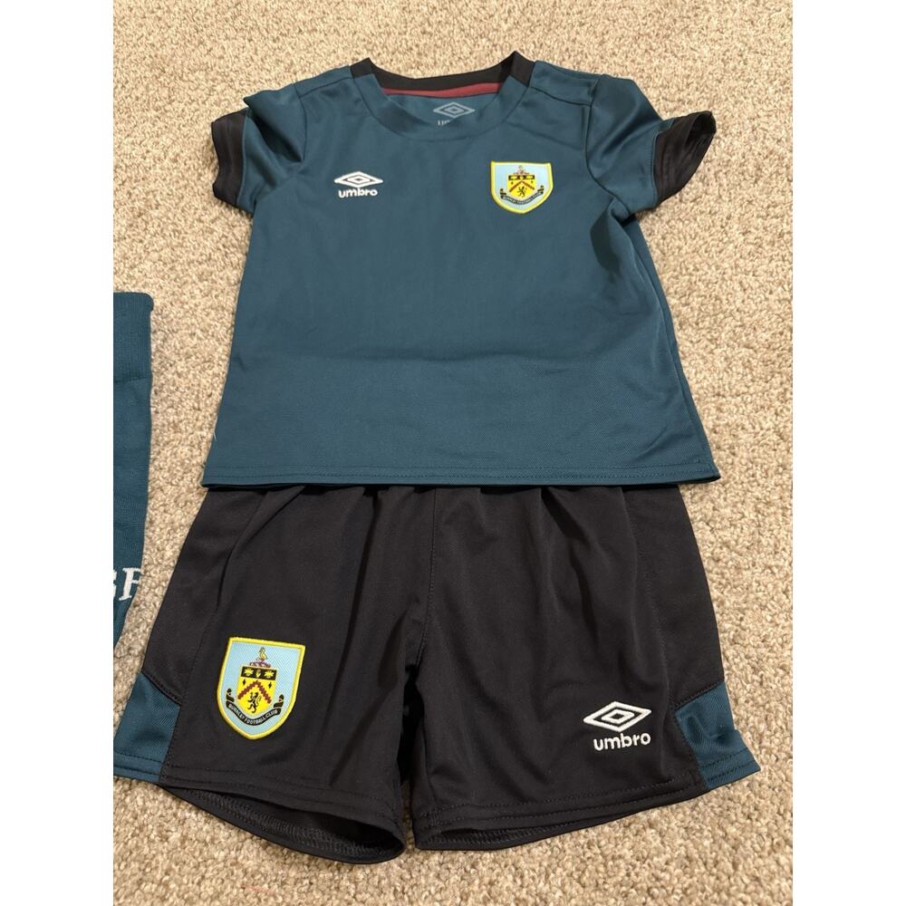 Burnley FC 3rd Outfit - Umbro Age 2-3 years Boys Kids Dark green/blue